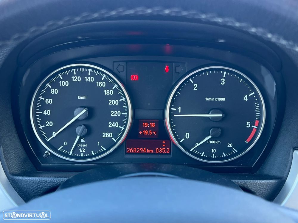 BMW 320 d Dynamic - 6