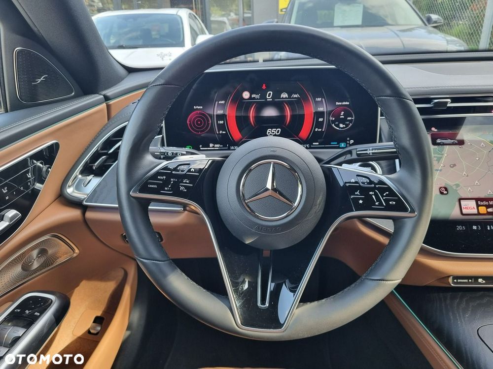 Mercedes-Benz Klasa E 220 d mHEV Exclusive 9G-Tronic - 13