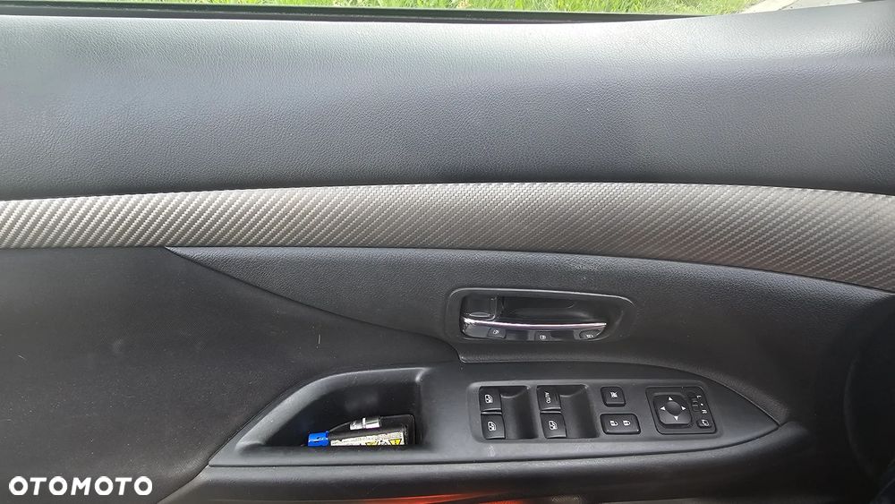 Mitsubishi Outlander - 20
