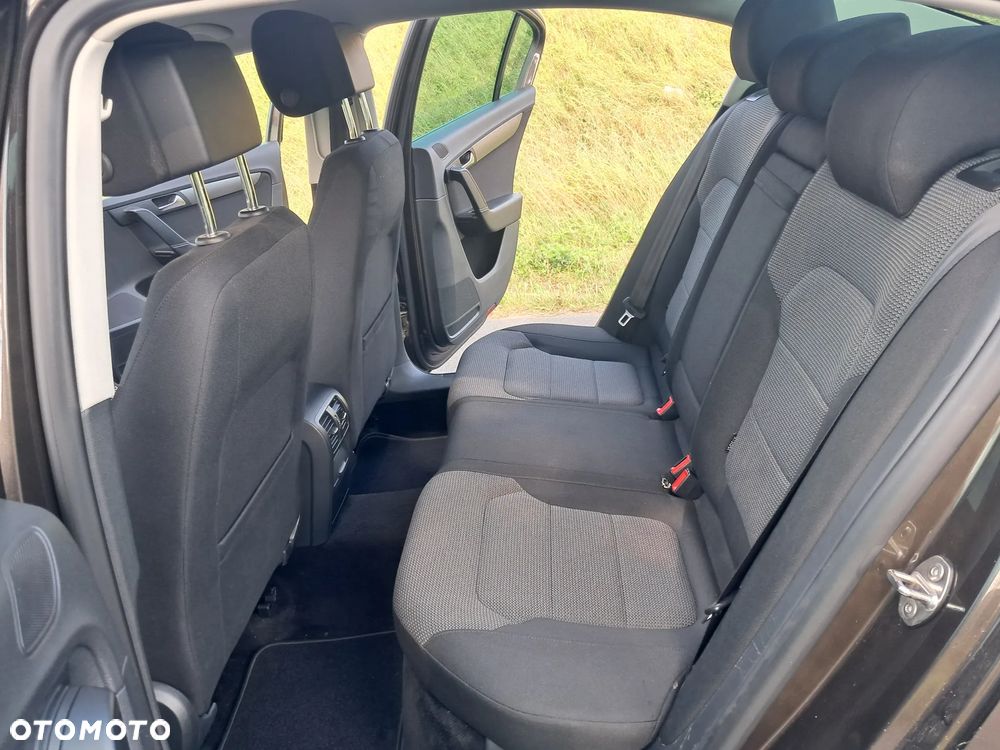 Volkswagen Passat 2.0 TDI Highline - 9