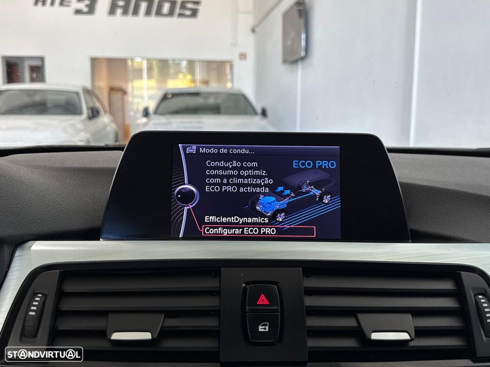 BMW 320 d Auto Pack M - 29