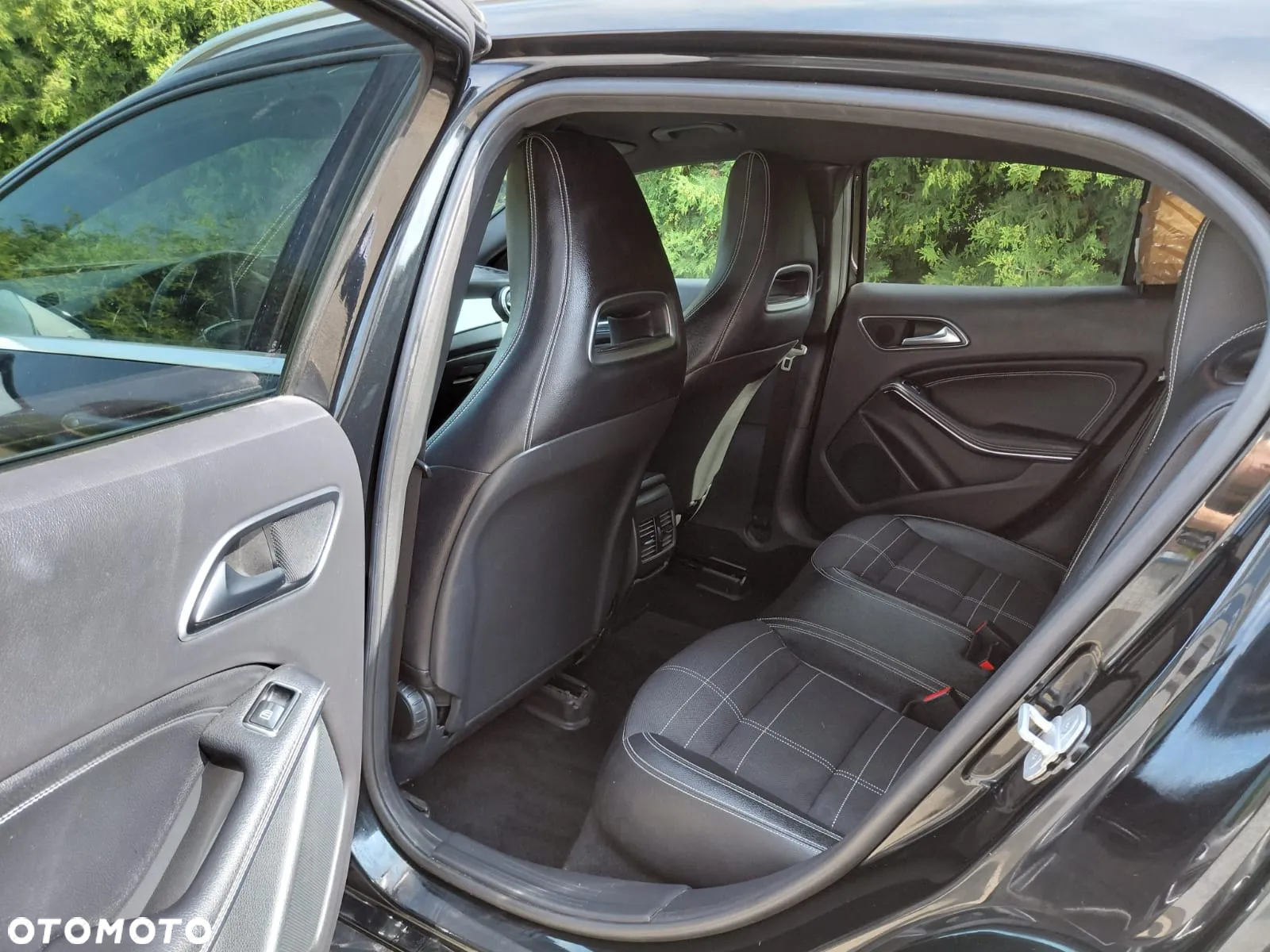 Mercedes-Benz GLA - 16