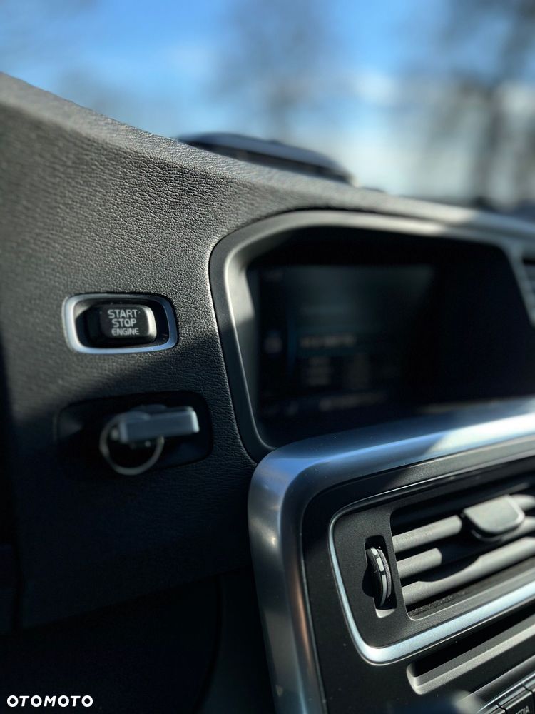 Volvo V60 D4 Geartronic - 21