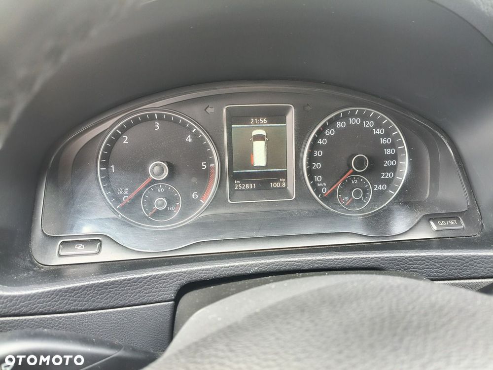 Volkswagen Multivan - 10