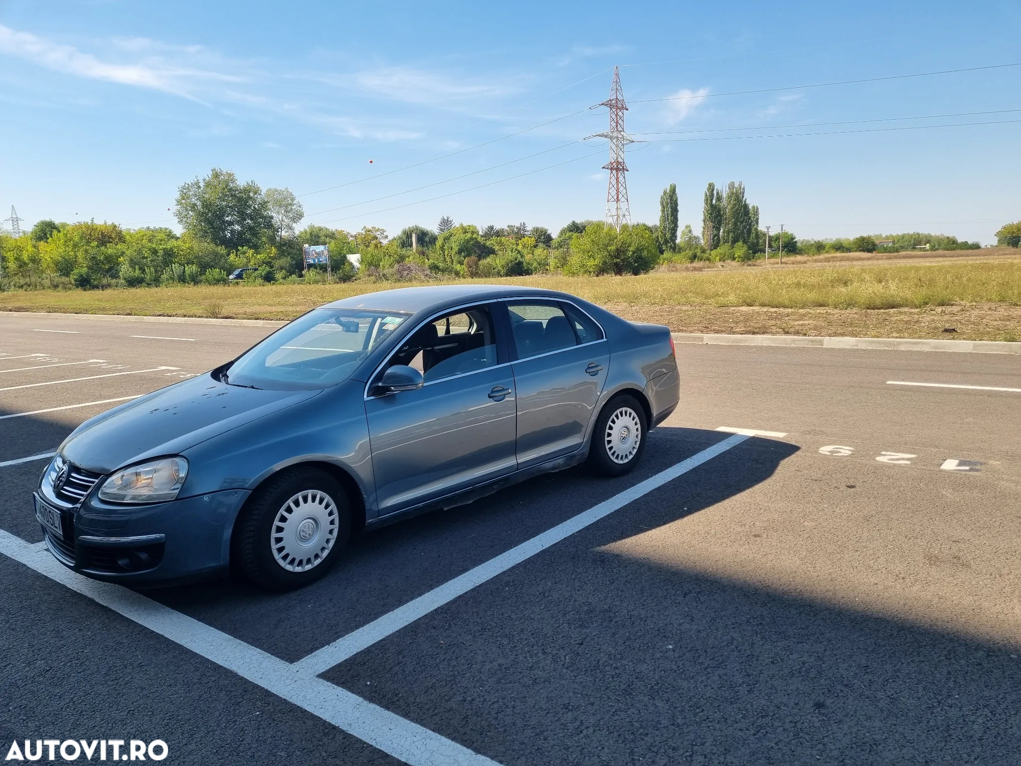 Volkswagen Jetta 2.0 TDI Comfortline - 14