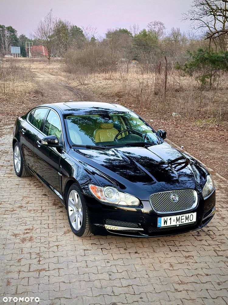 Jaguar XF 2.7 V6 D Luxury - 1