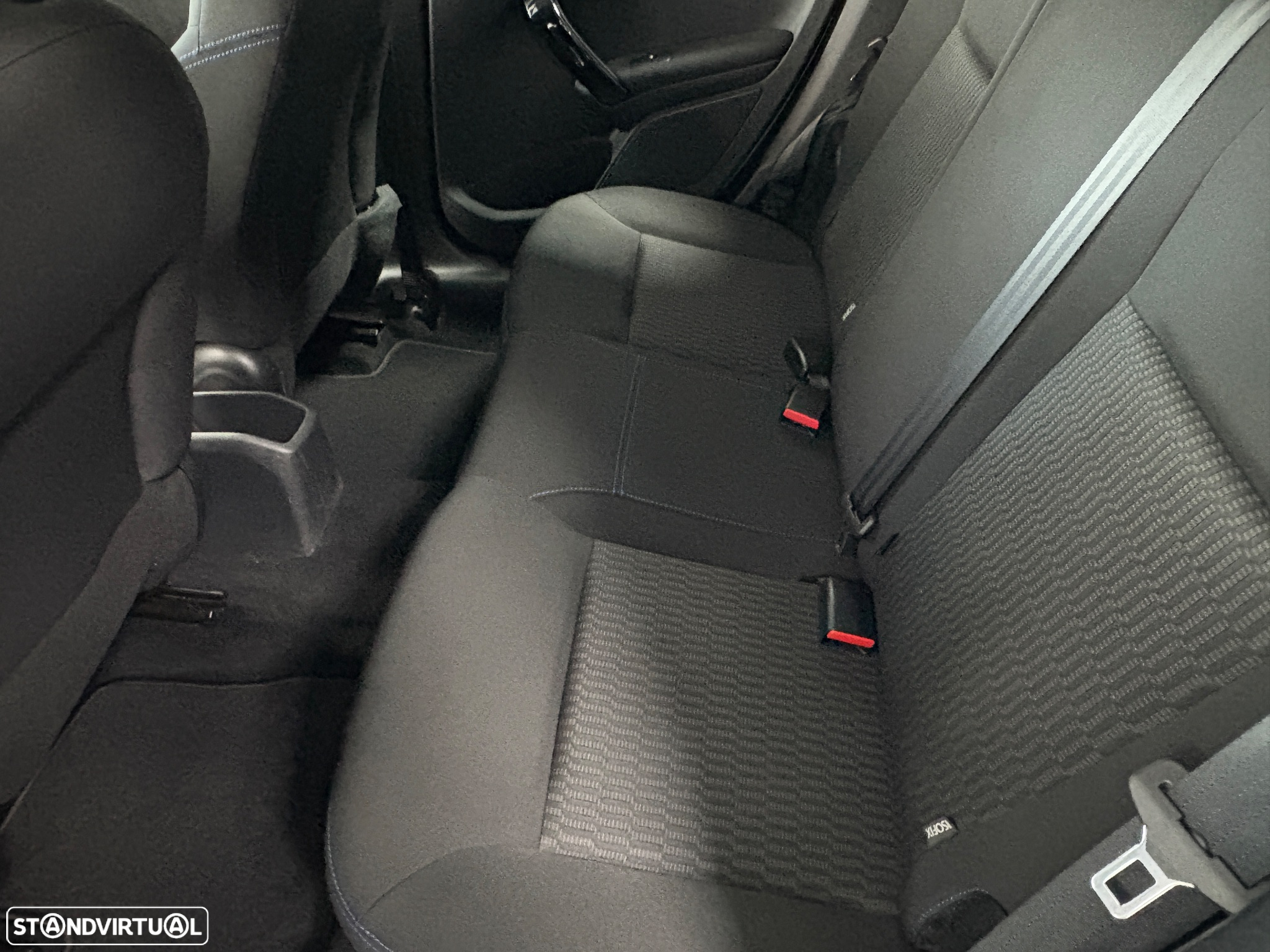 Peugeot 208 1.2 PureTech Signature - 27