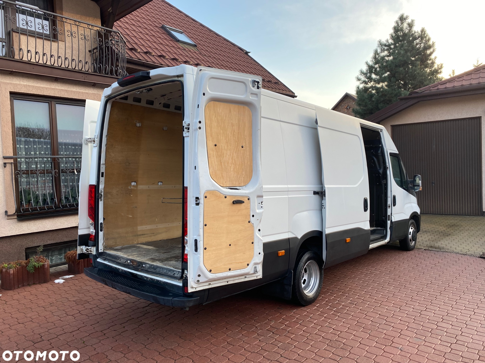 Iveco 35C13 bliźniaki  klimatronic MAXI DŁUGIE hak 3500 kg - 17