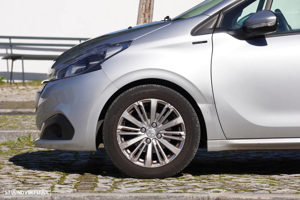 Peugeot 208 1.2 PureTech Signature - 5