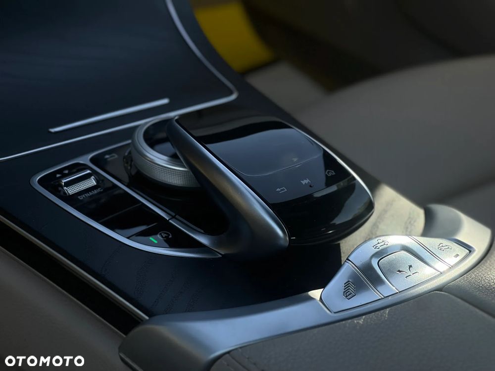 Mercedes-Benz Klasa C 300 4MATIC 9G-TRONIC - 20