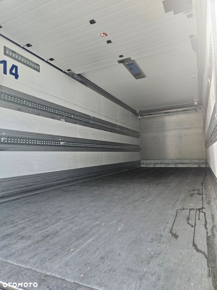 Mercedes-Benz Actros - 12