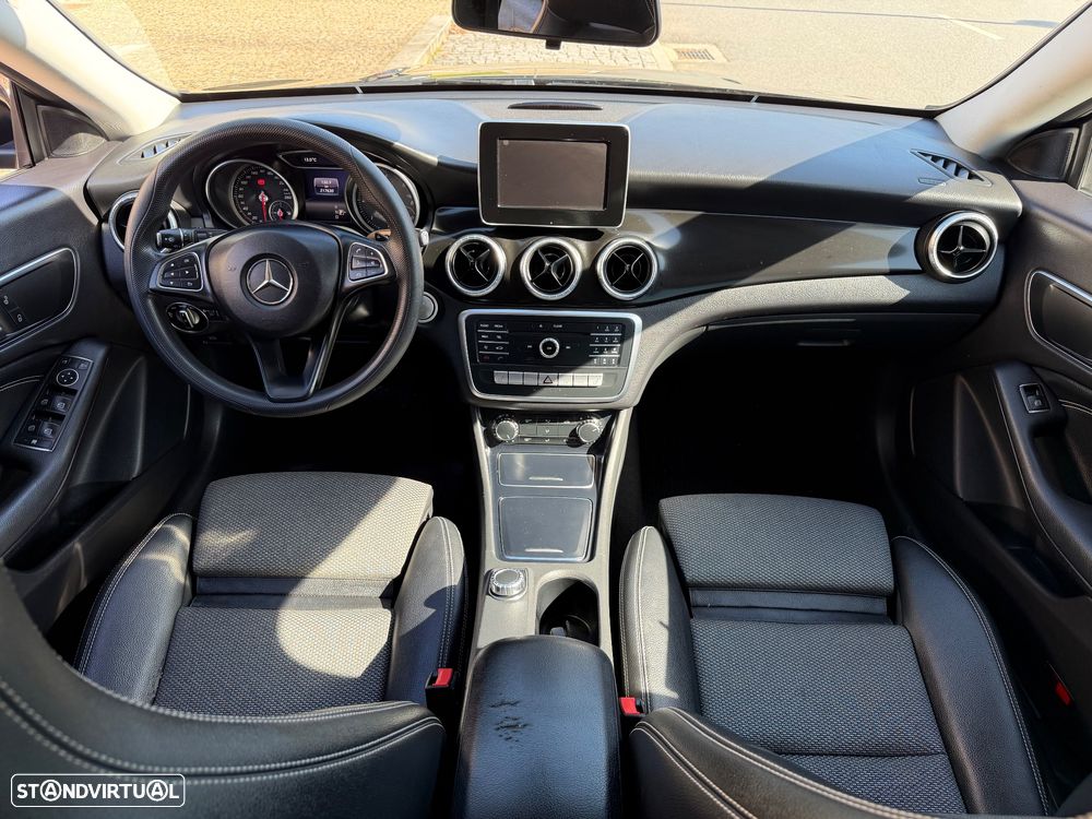 Mercedes-Benz CLA 200 d 7G-DCT Urban - 10