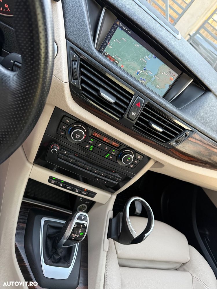 BMW X1 xDrive20d Aut. Sport Line - 36