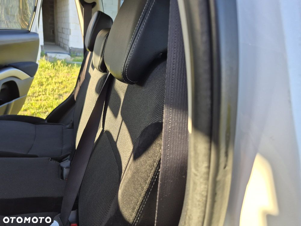 Mitsubishi Outlander - 18