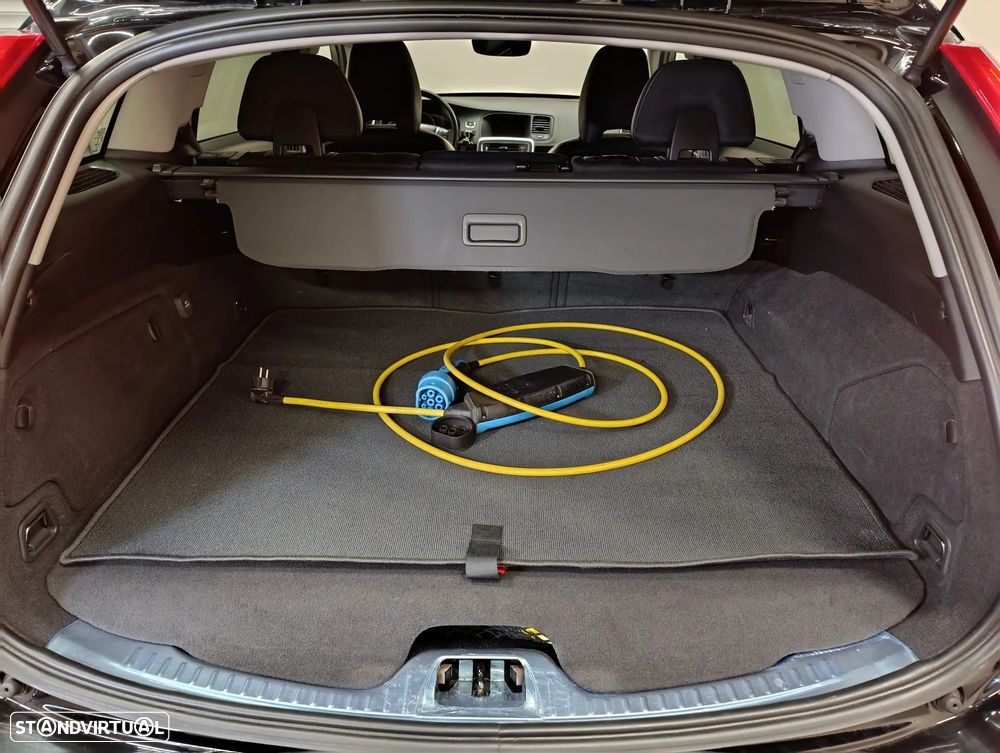 Volvo V60 2.4 D6 Momentum AWD Phev - 14