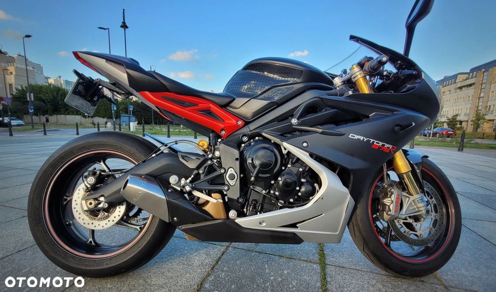 Triumph Daytona - 1