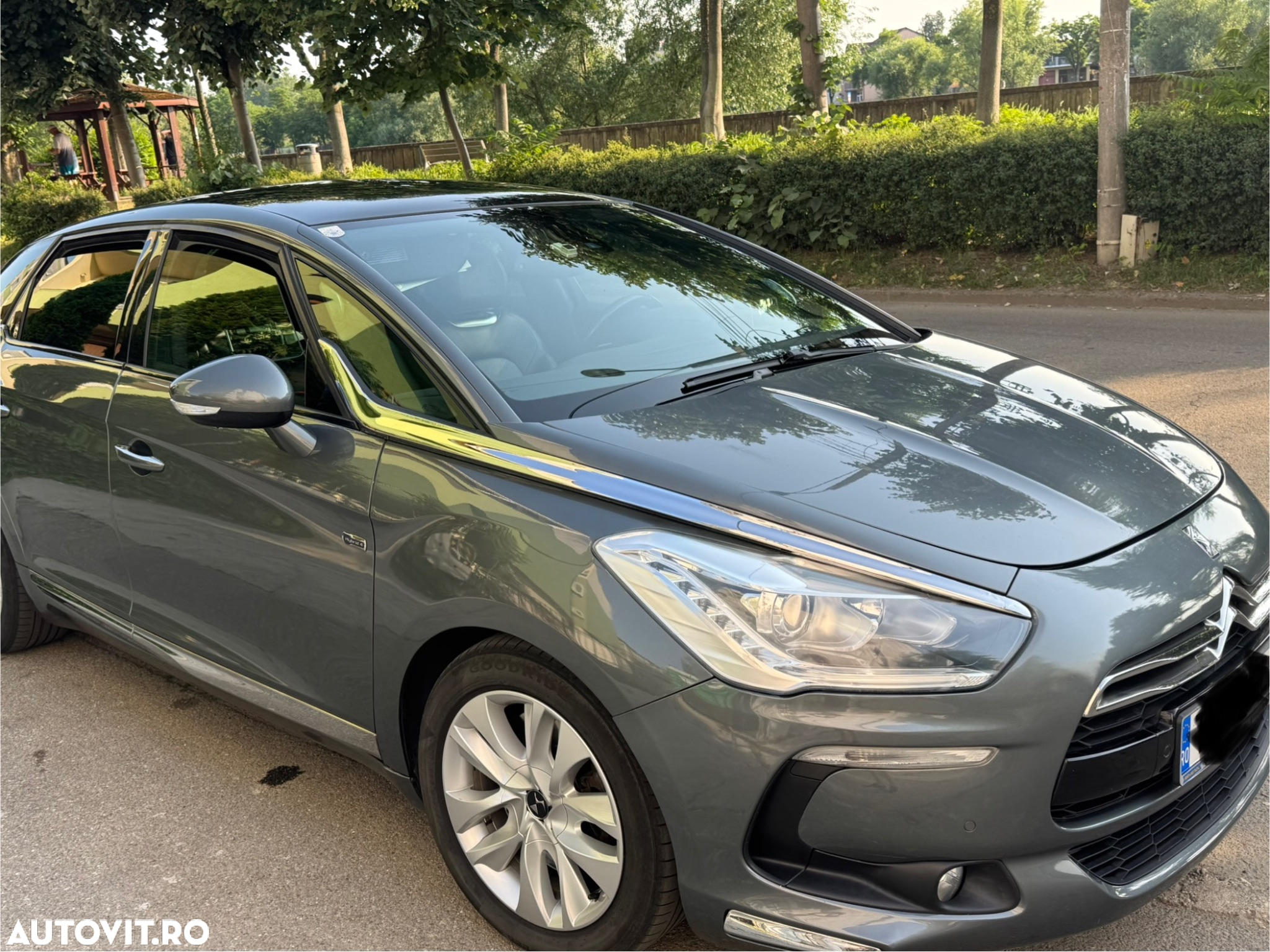Citroën DS5 Hybrid4 EGS6 SoChic - 2