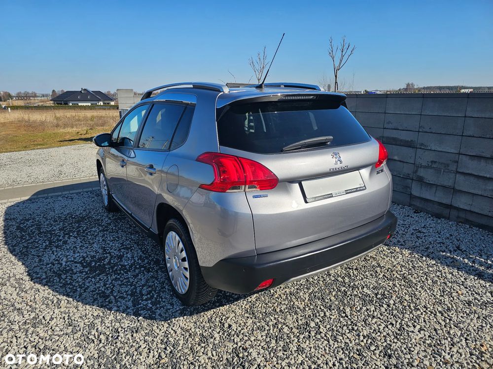 Peugeot 2008 1.2 Pure Tech Style S&S - 4