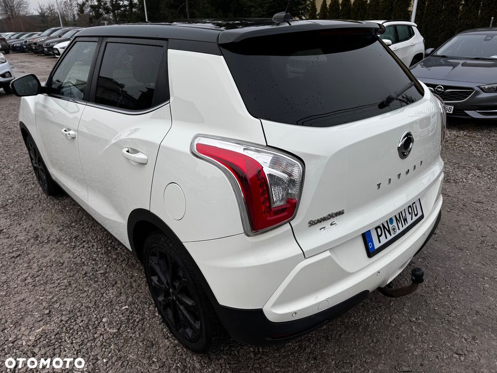 SsangYong/KGM Tivoli e-XGi 160 2WD Black+White - 12