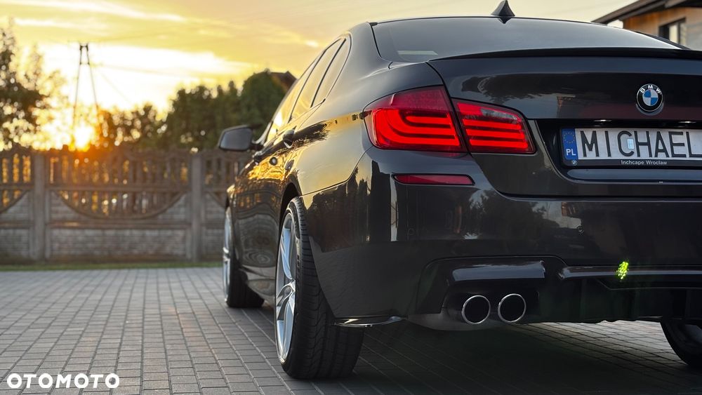 BMW Seria 5 550i - 15