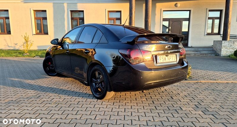 Chevrolet Cruze 1.6 - 9