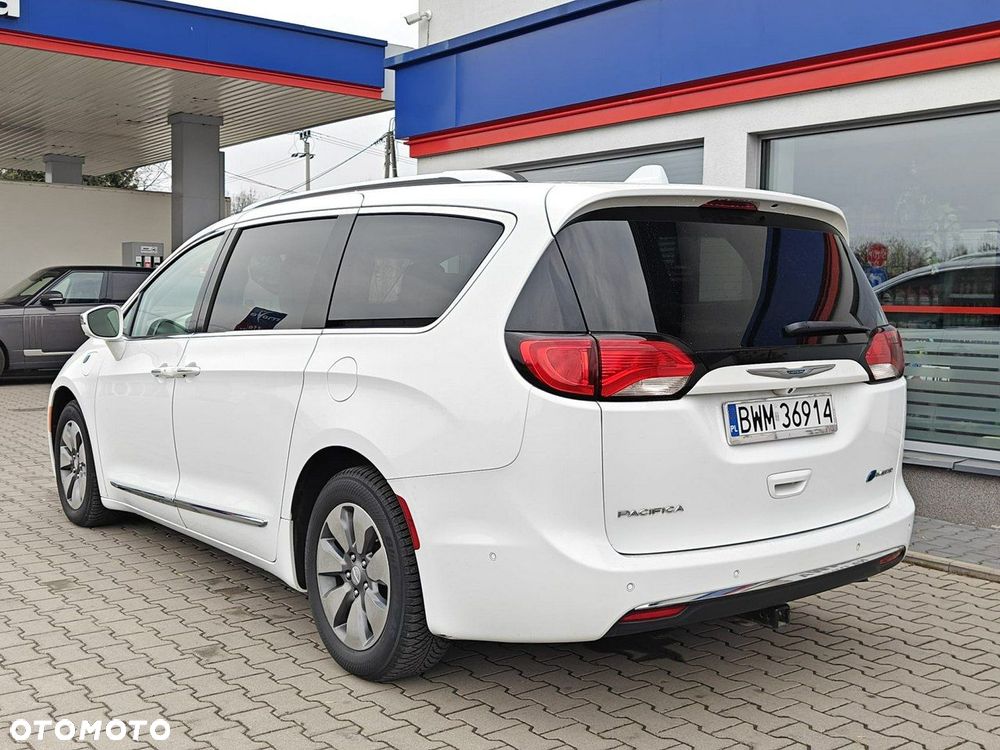 Chrysler Pacifica - 4
