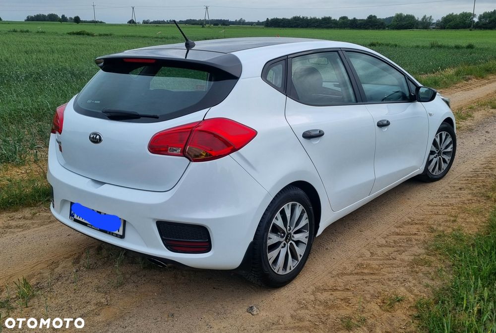 Kia Ceed - 4