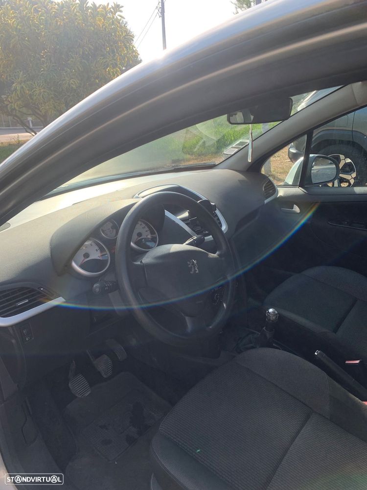Peugeot 207 1.4 16V Active - 3