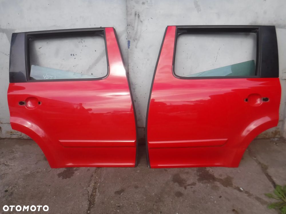 Skoda Yeti Lift drzwi tyl prawe lewe szyba LF3K 8T8T - 9