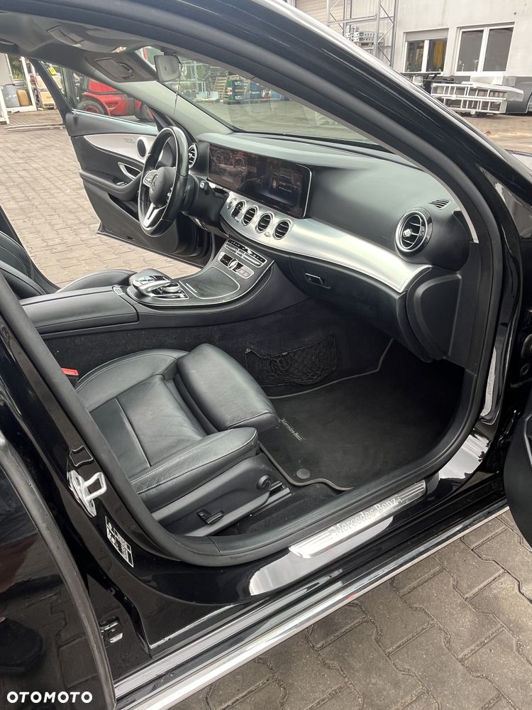 Mercedes-Benz Klasa E 220 d 4-Matic Avantgarde - 6