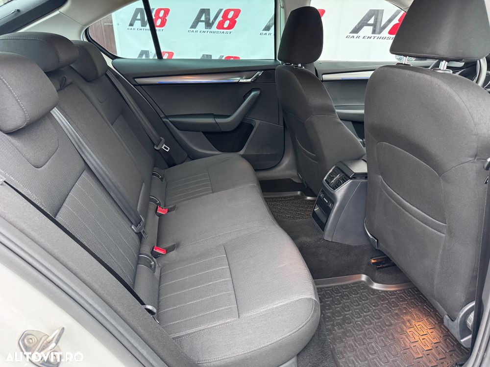 Skoda Octavia 2.0 TDI DSG Style - 19