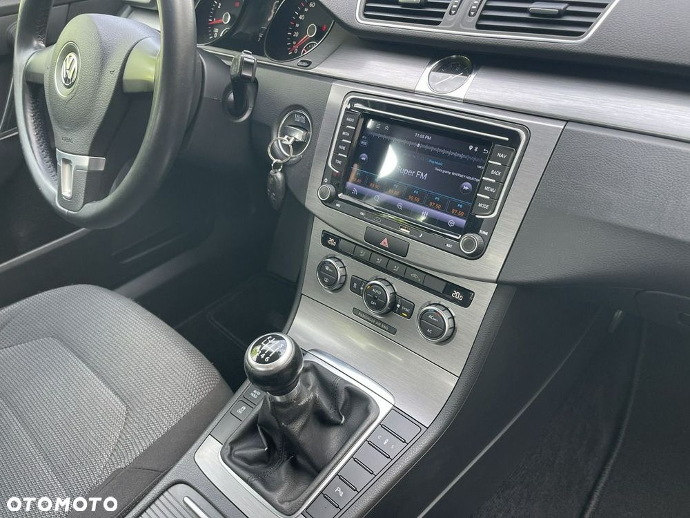Volkswagen Passat - 29