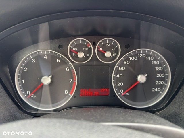 Ford Focus 1.8 Style - 8