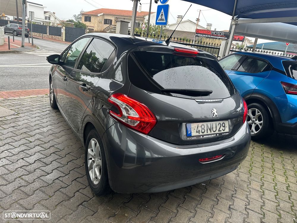 Peugeot 208 1.2 VTi SE Style - 6