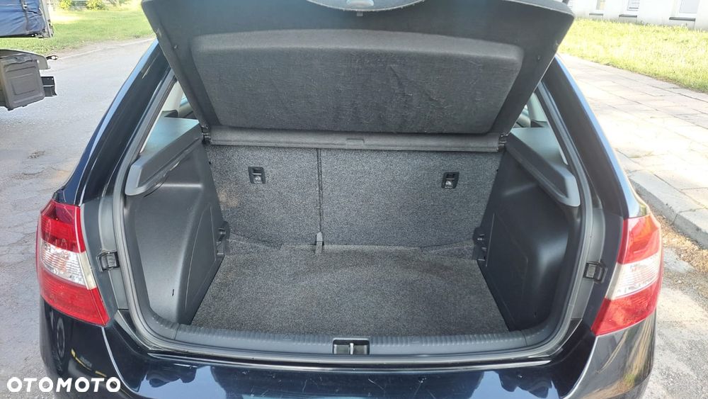 Skoda RAPID 1.6 TDI Ambition - 11