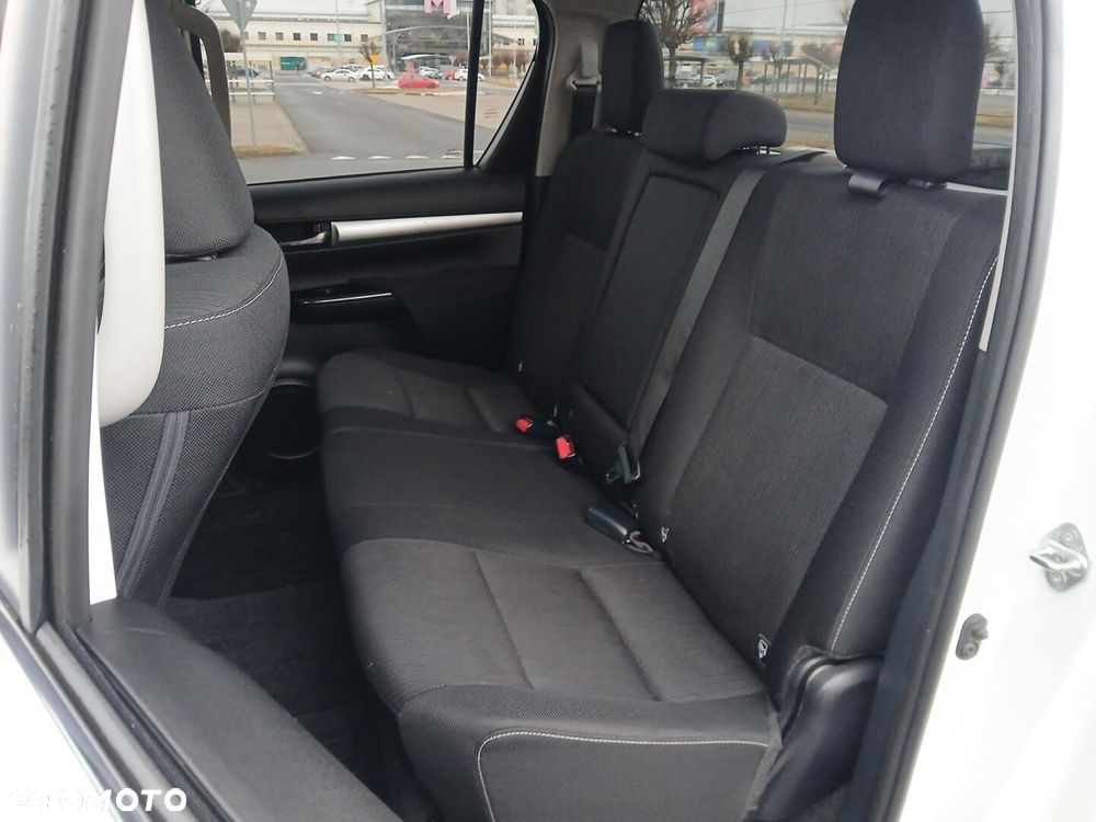 Toyota Hilux 2.8 D-4D Double Cab SR5 4x4 - 41