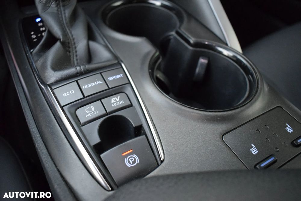 Toyota Camry Business Edition - 18