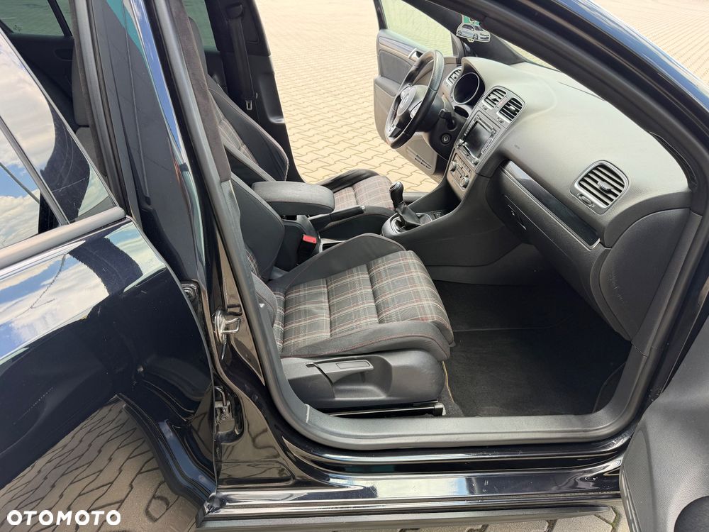 Volkswagen Golf - 14
