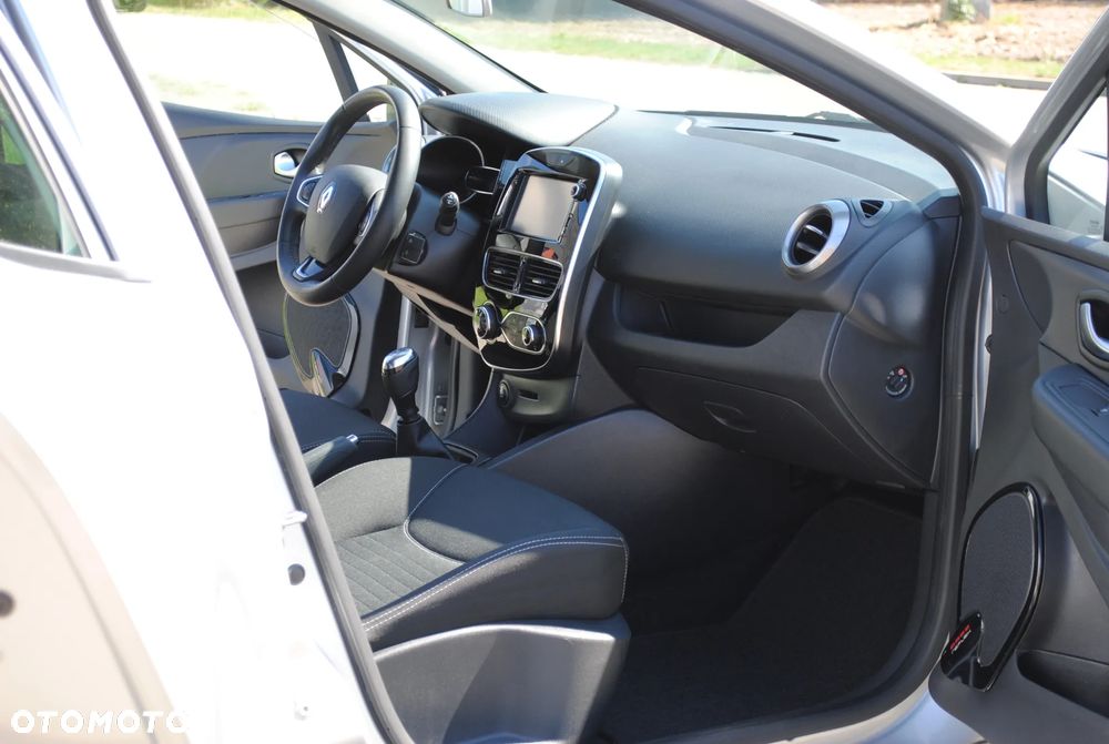 Renault Clio 1.2 16V 75 LIMITED - 24