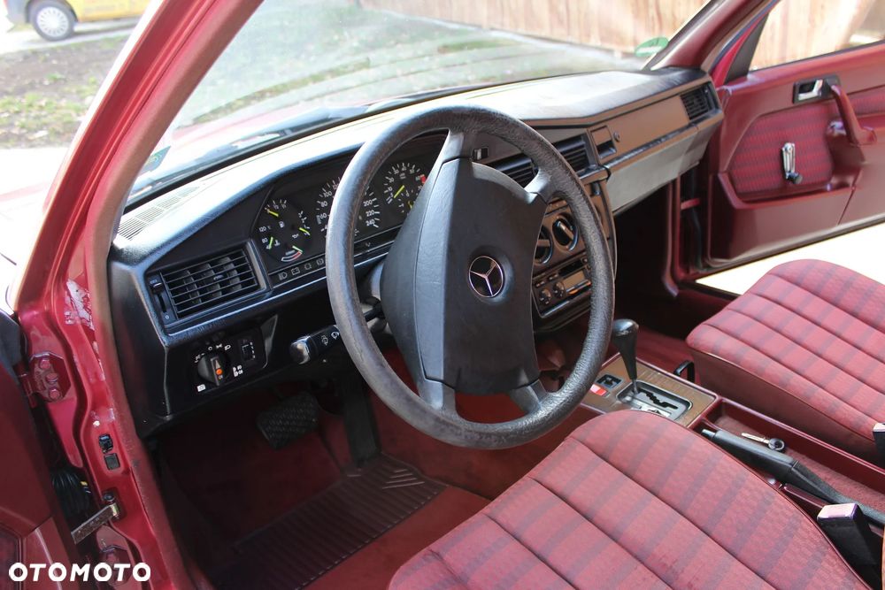 Mercedes-Benz W201 (190) - 25