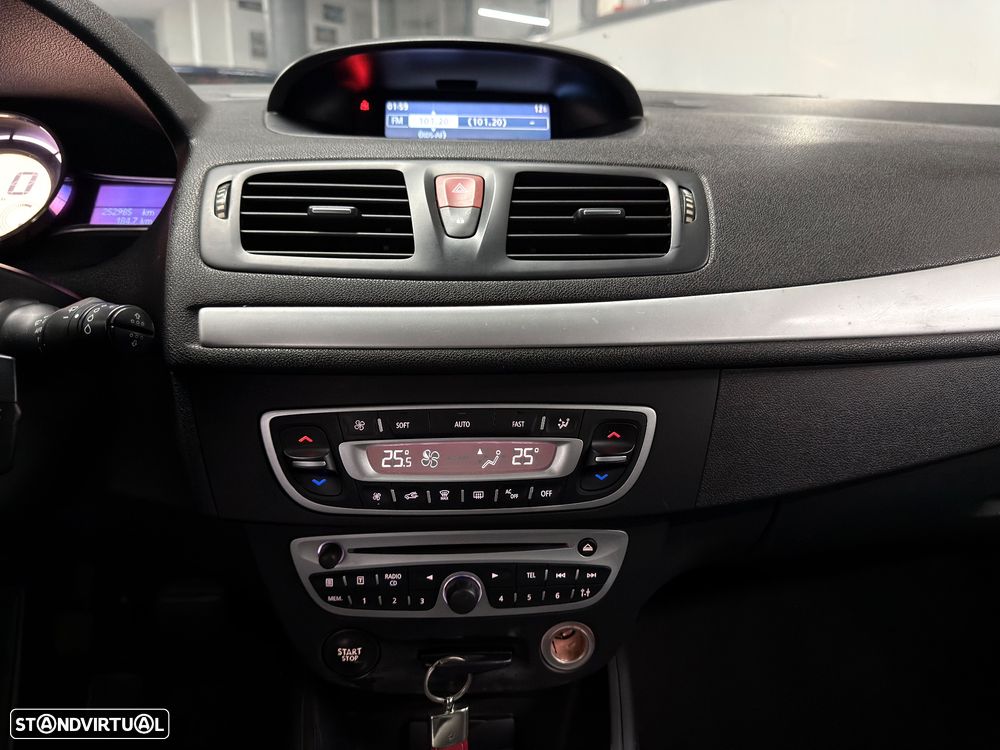 Renault Mégane Coupe 1.5 dCi Dynamique S - 17