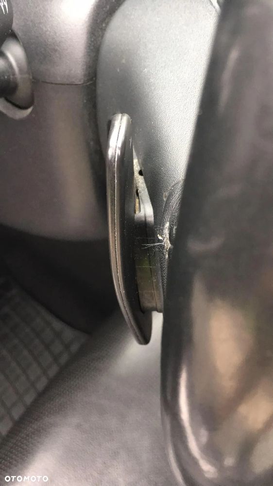 Jaguar XE 2.0 D R-Sport - 9