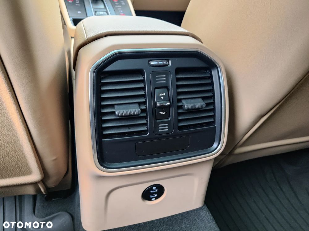 Porsche Macan Standard - 25