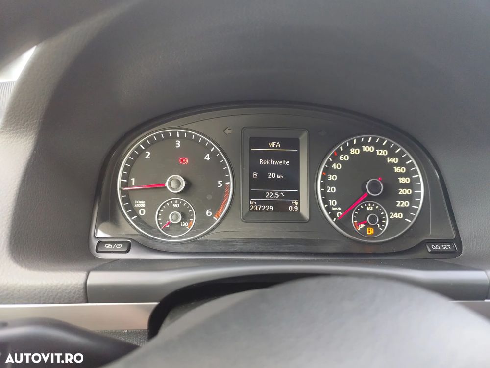 Volkswagen Touran 1.6 TDI Highline - 10