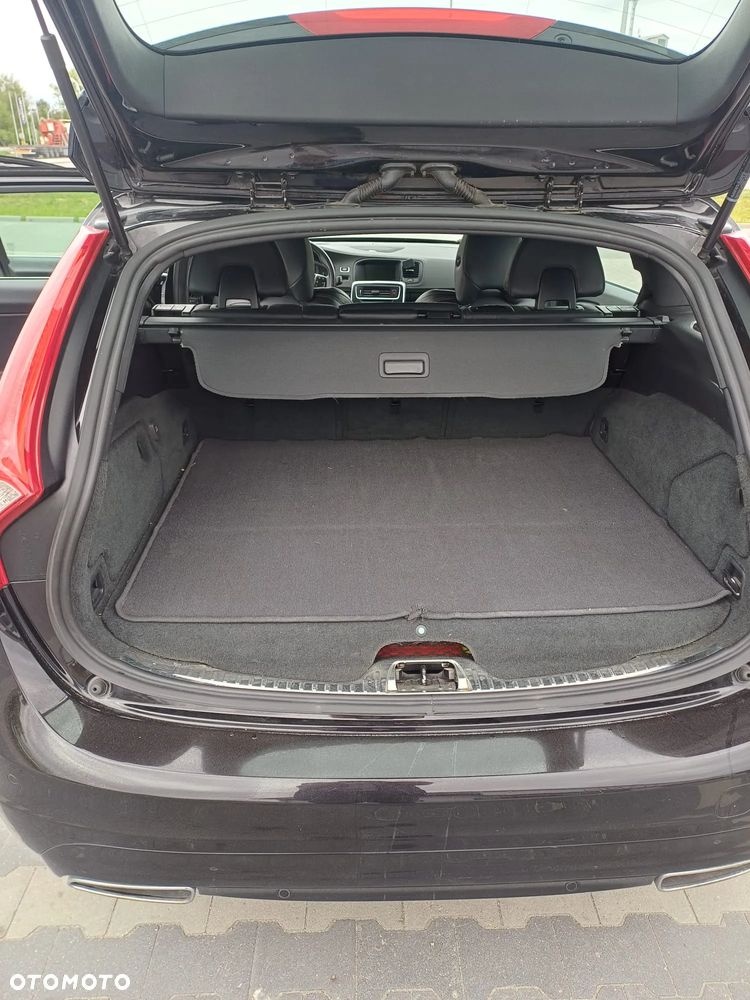 Volvo V60 D6 Plug-In-Hybrid AWD Geartronic Summum - 14