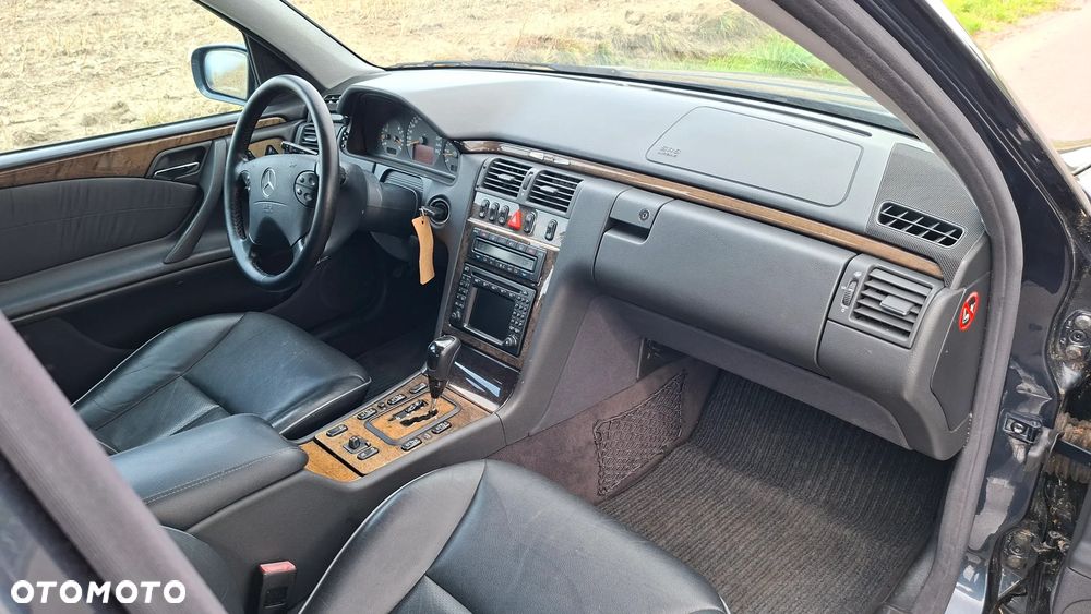Mercedes-Benz Klasa E 430 T Avantgarde - 11