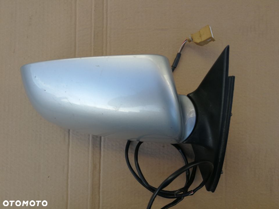 Lusterko zewnetrzne prawe Audi A4 B7 LY7W - 2