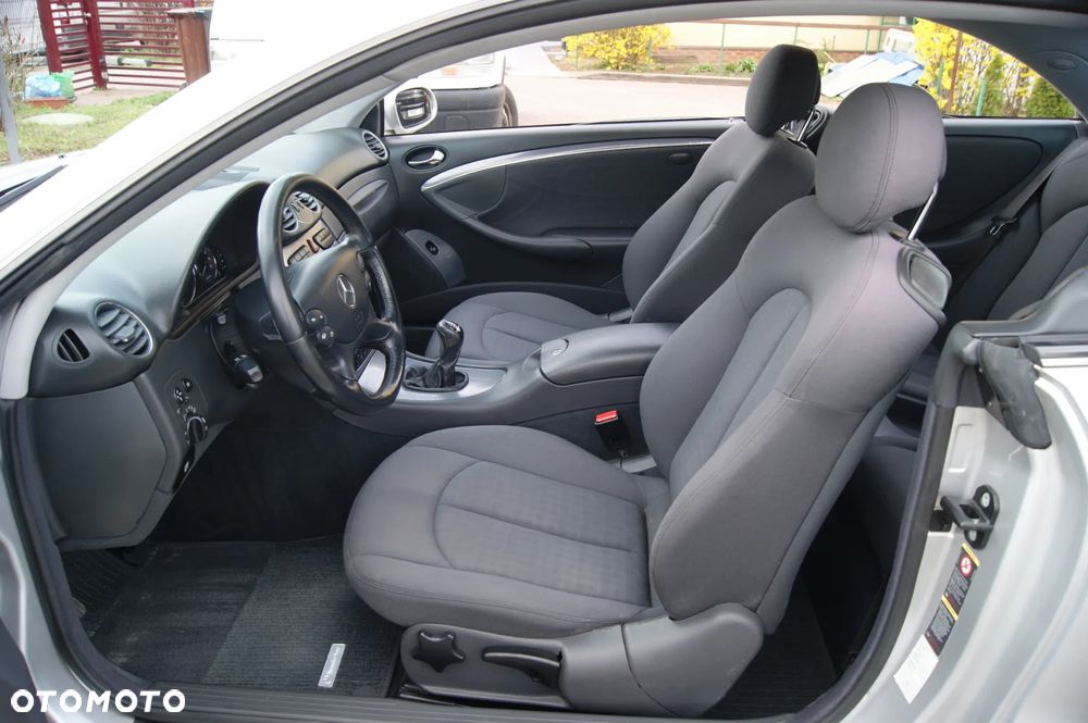 Mercedes-Benz CLK 240 Avantgarde - 21