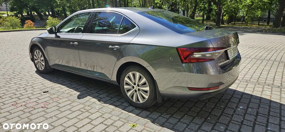 Skoda Superb 2.0 TDI SCR Style DSG - 3