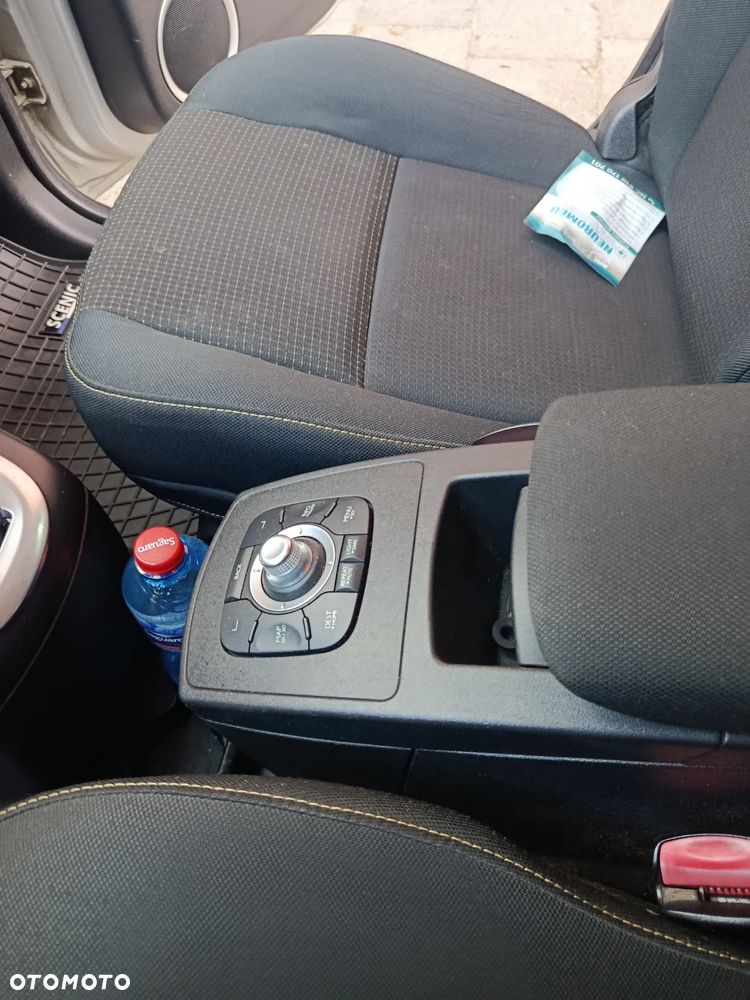 Renault Scenic 1.6 16V Authentique - 9
